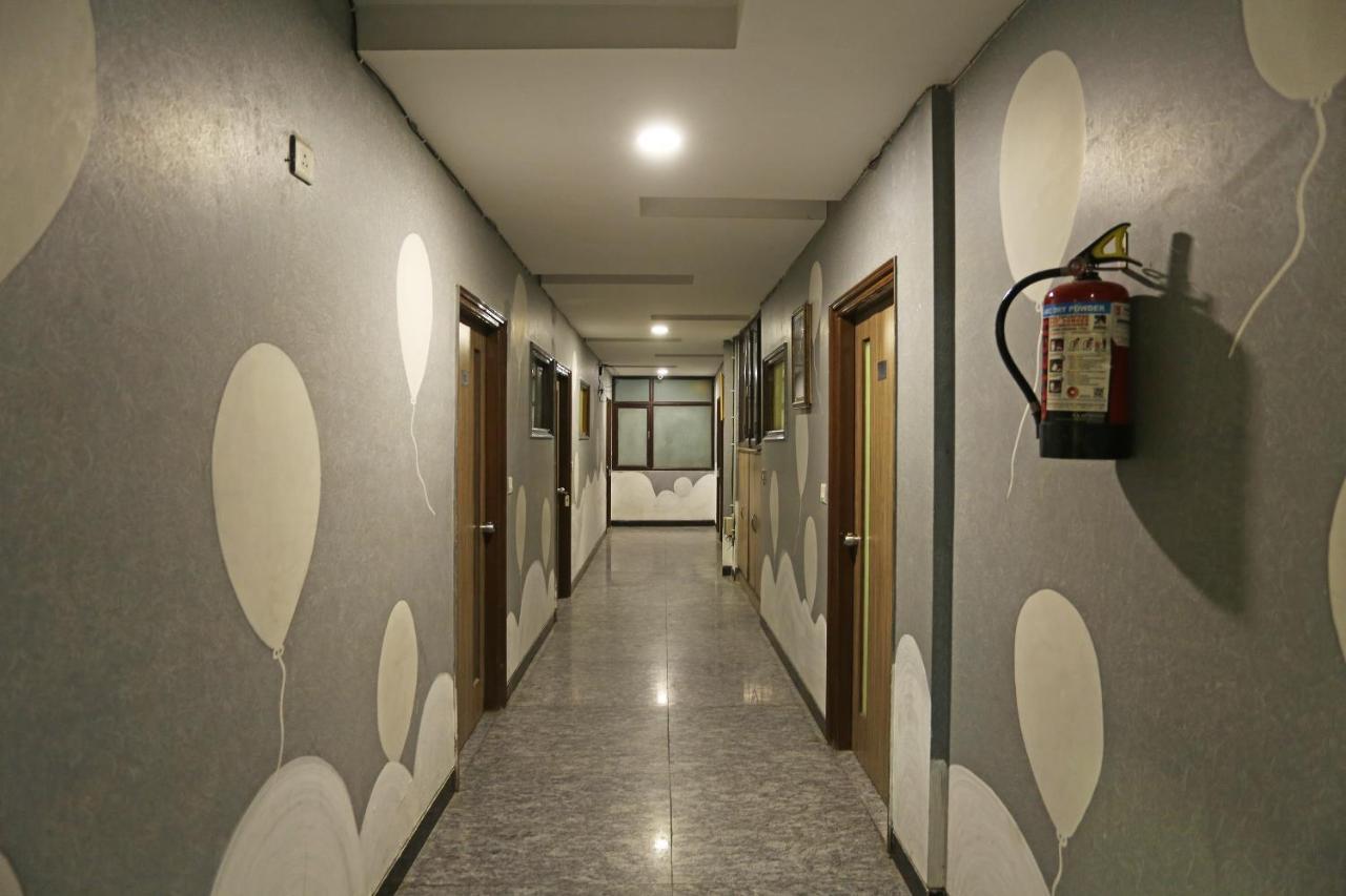 Airport Hotel Ambrosia New Delhi Ngoại thất bức ảnh